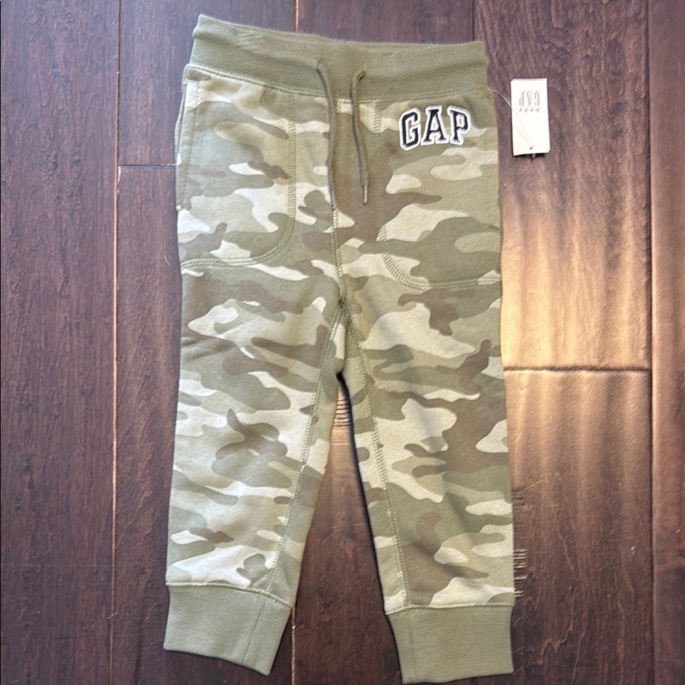 NWT Gender Neutral GAP Kids Camouflage Jogger Pants - Green